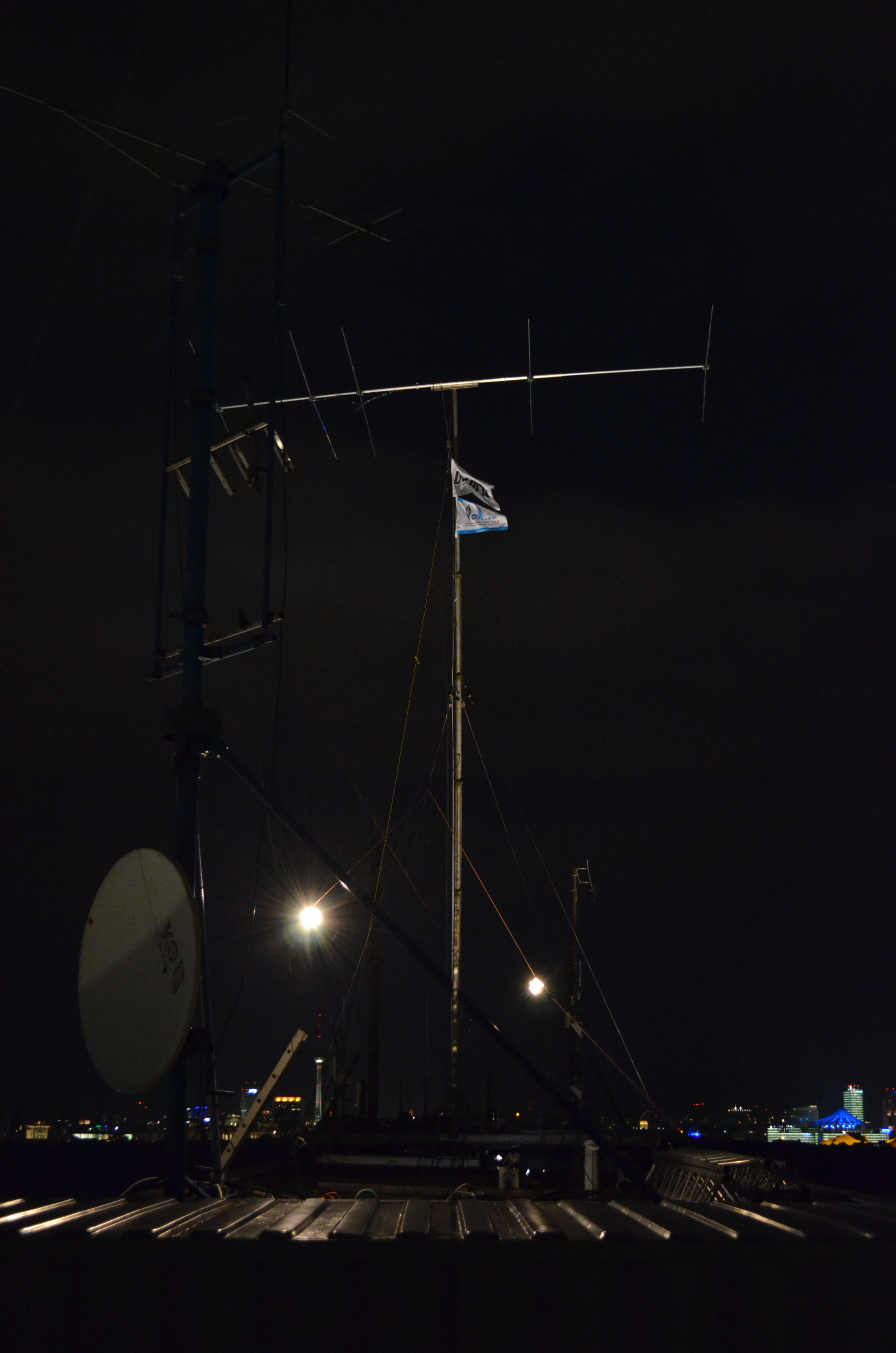 Unser Beam nachts angestrahlt