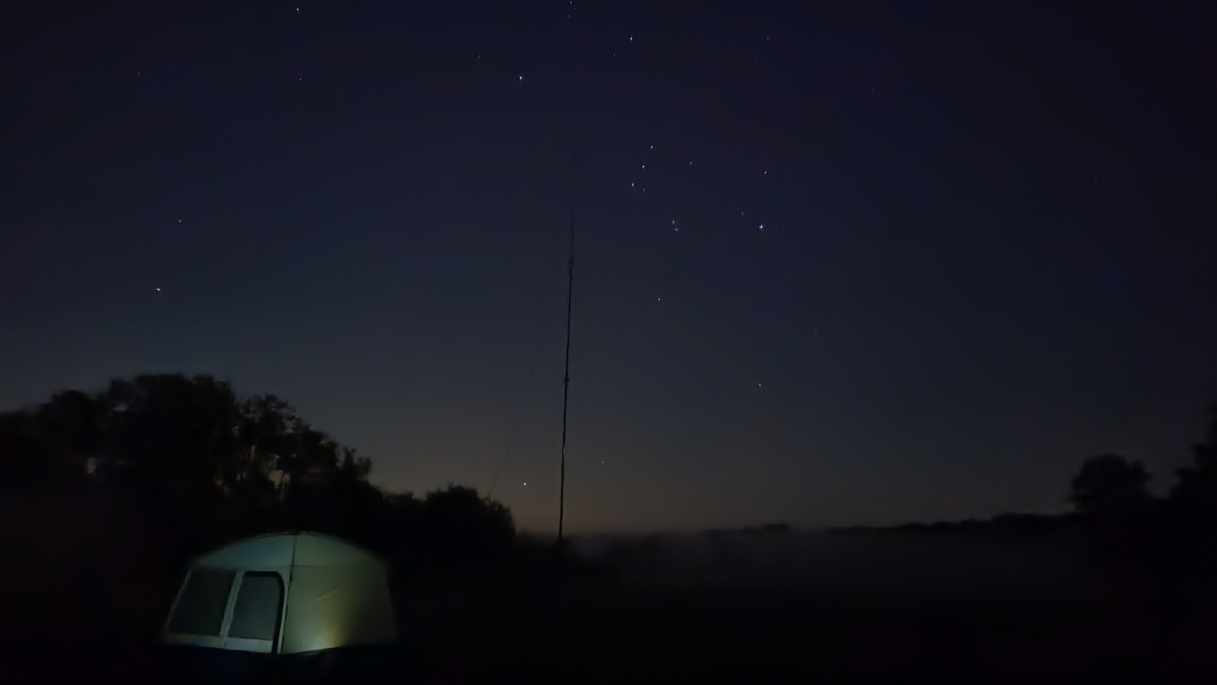 Sternenhimmel mit Antenne